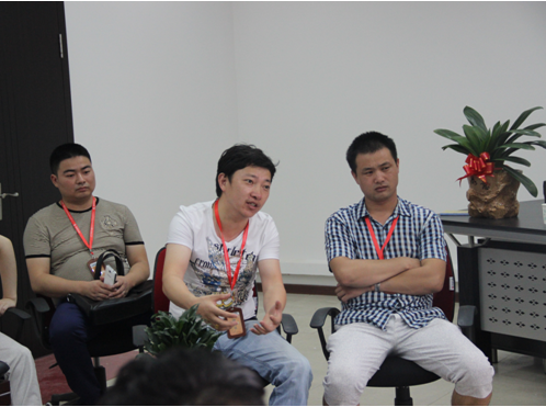 學員與吳總探討問題